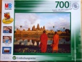 700 Moenche vor dem Angkor Wat Kambodscha.jpg